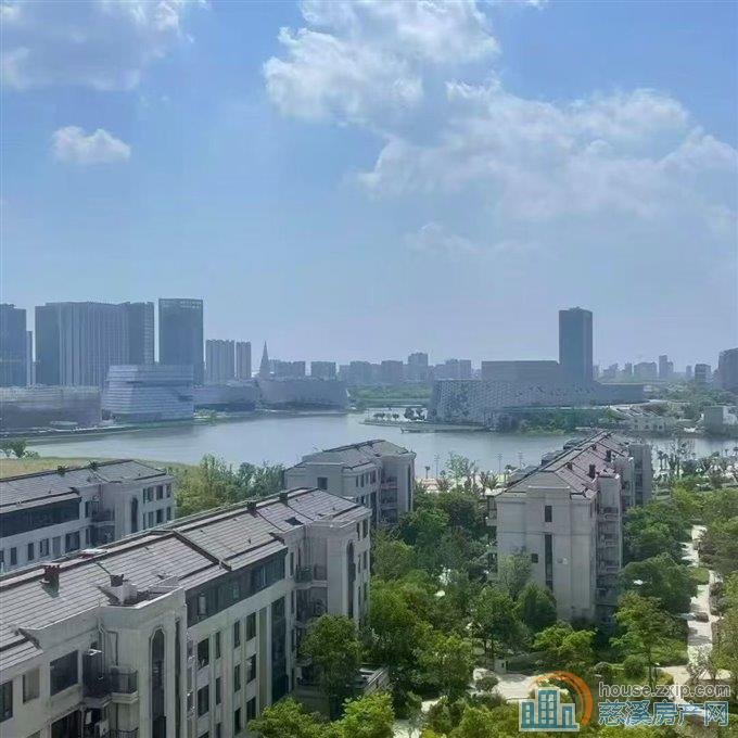 中海湖心半岛小高层一线湖景房四开间朝南