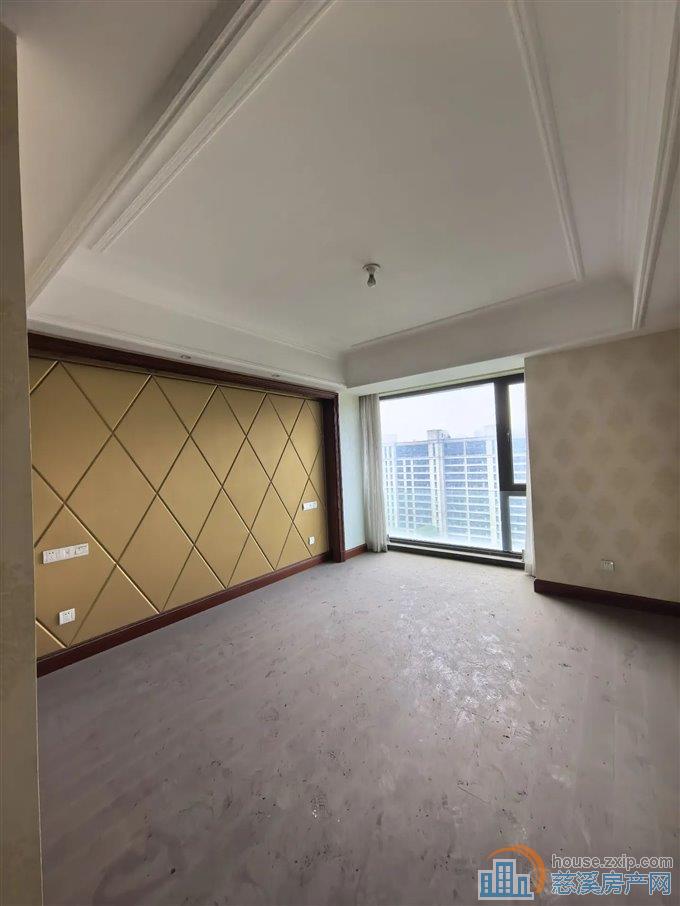 绿城慈园162平380万送车位LW位置