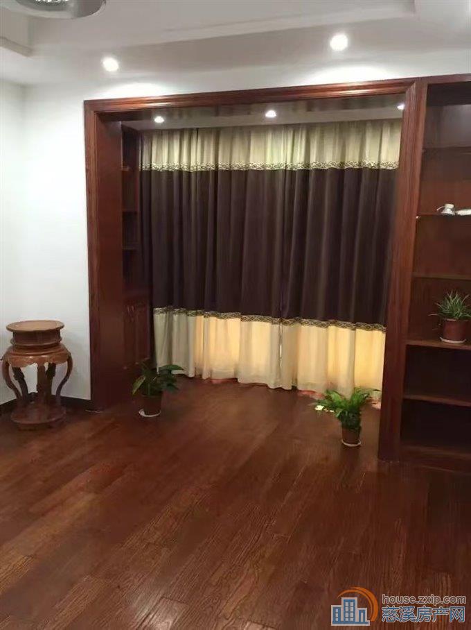 宗汉双喜花园190平四室二卫3200元