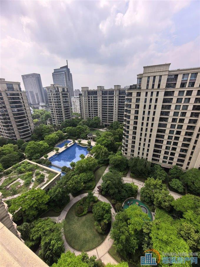 绿城慈园162平380万送车位LW位置