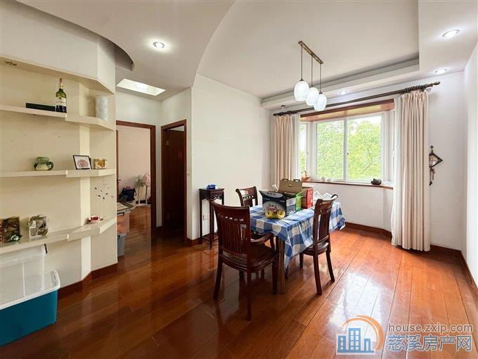 华泰苑138平137万送车库实验书包