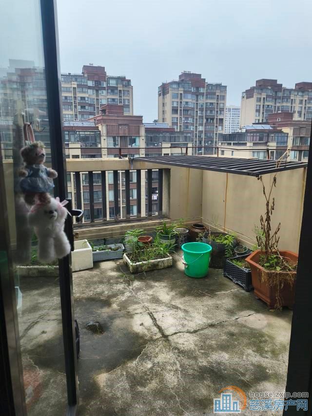 金仕华庭洋房顶楼85平得房率高朝南3间