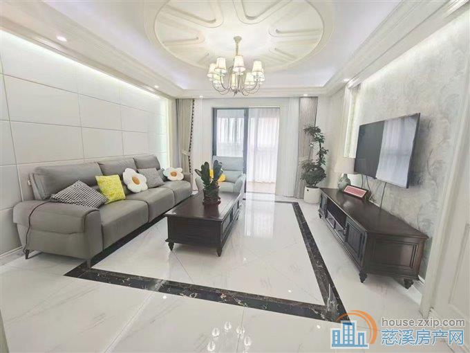 绿城物业 白金湾 132平 南北通透