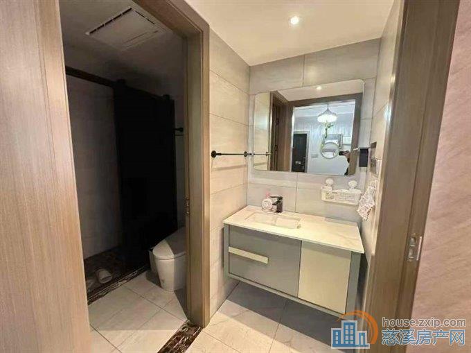 景和家园西区74平精装车库74万