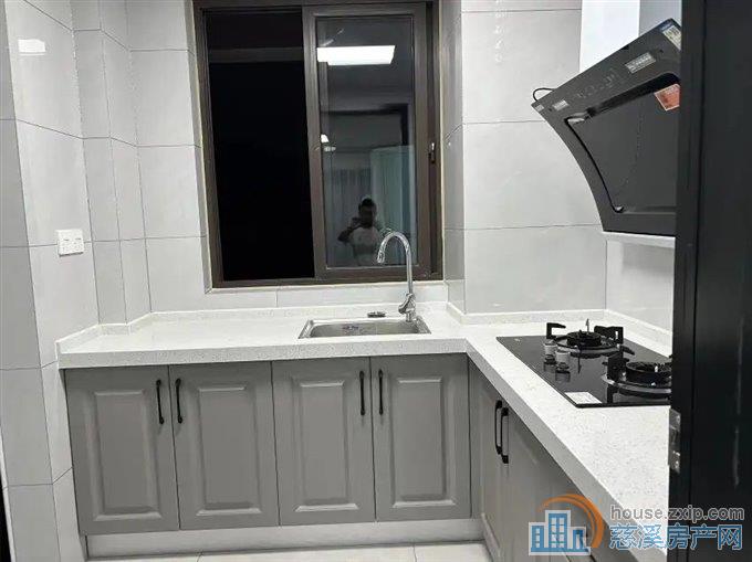 蔚蓝云图花苑电梯洋房精装拎包入住