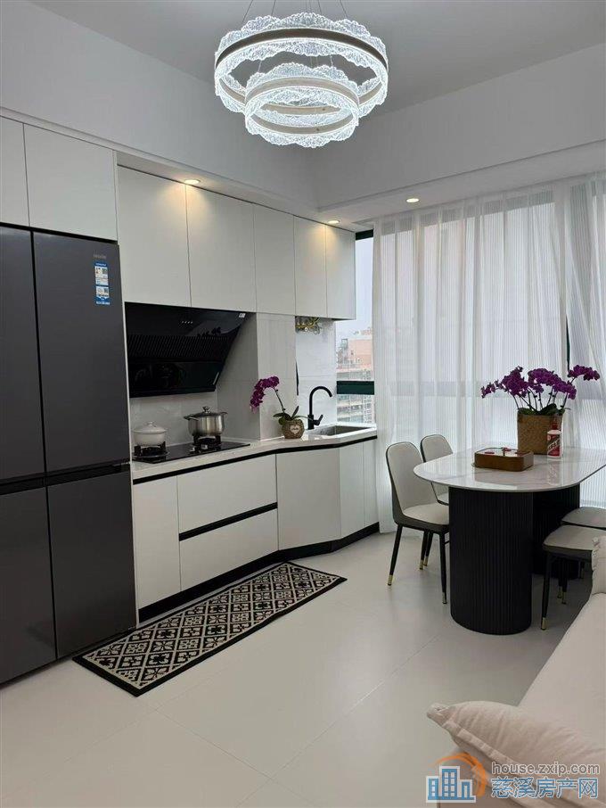 【丽晶大厦】60平两室豪华装修住宅急售