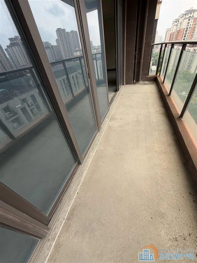 俯院江南 洋房143平方 边套楼层好