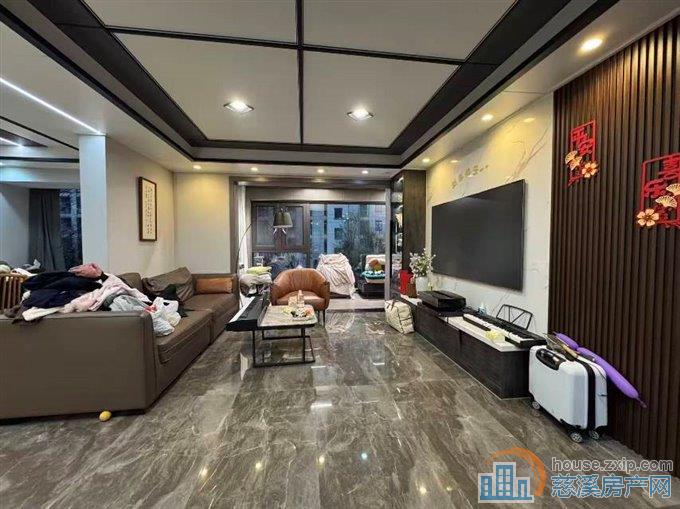 珑玥府142平方十豪华装修十大露台直接