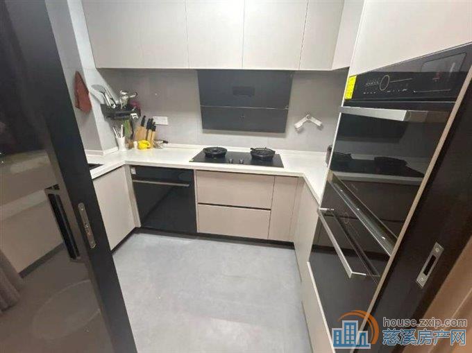 帝泊湾洋房两室两卫一衣帽间带车位精装