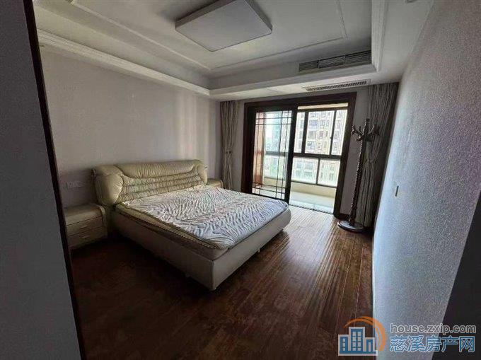嘉景园 豪装+车位 2个杂物间