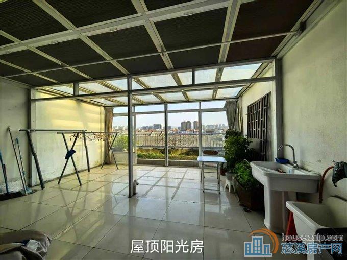 白云公寓精装拎包入住带阁楼送大露台