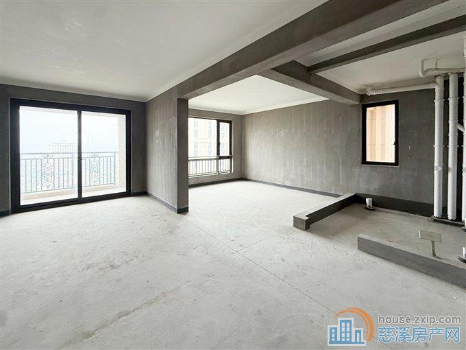 江滨之城 184平 202.8万中上层